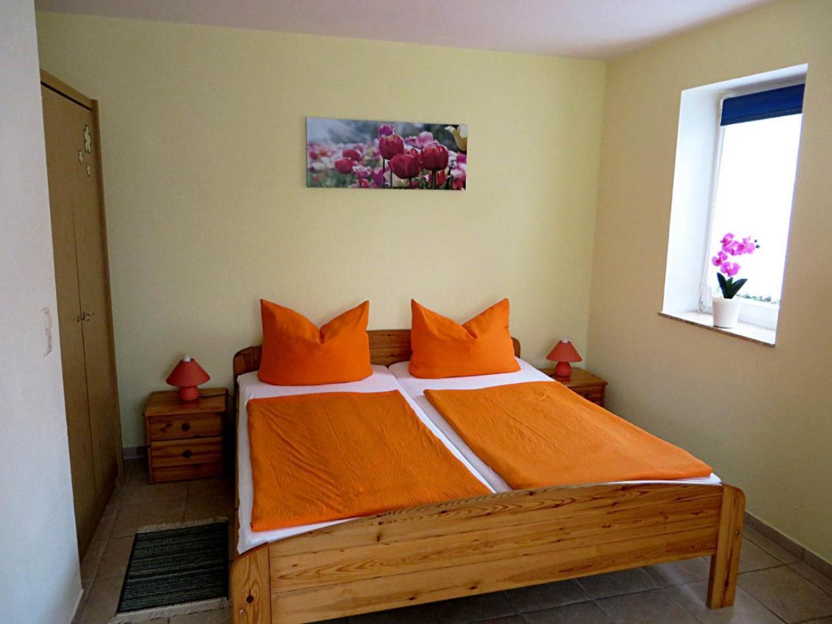 Ferienwohnungen "Marie" Mit Terrassen, Inclusive Park- Und Stellplaetze Am Haus, Mueritz-Strand Nur 700M, Altstadt 10Min, Ruhige Lage, Waren  Extérieur photo