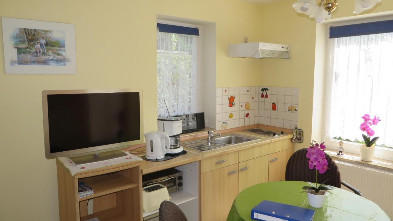 Ferienwohnungen "Marie" Mit Terrassen, Inclusive Park- Und Stellplaetze Am Haus, Mueritz-Strand Nur 700M, Altstadt 10Min, Ruhige Lage, Waren  Extérieur photo