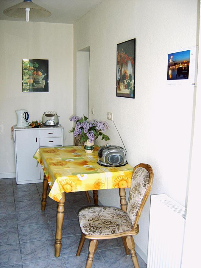 Ferienwohnungen "Marie" Mit Terrassen, Inclusive Park- Und Stellplaetze Am Haus, Mueritz-Strand Nur 700M, Altstadt 10Min, Ruhige Lage, Waren  Extérieur photo