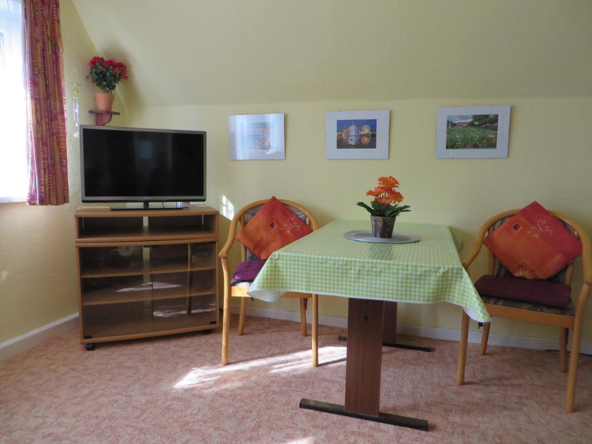 Ferienwohnungen "Marie" Mit Terrassen, Inclusive Park- Und Stellplaetze Am Haus, Mueritz-Strand Nur 700M, Altstadt 10Min, Ruhige Lage, Waren  Extérieur photo