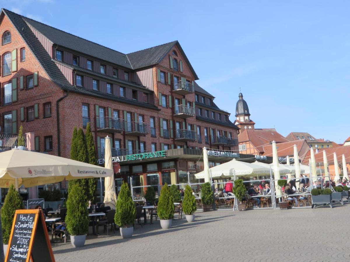 Ferienwohnungen "Marie" Mit Terrassen, Inclusive Park- Und Stellplaetze Am Haus, Mueritz-Strand Nur 700M, Altstadt 10Min, Ruhige Lage, Waren  Extérieur photo